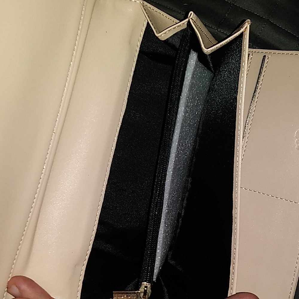 Wallet - Picture 3 of 4